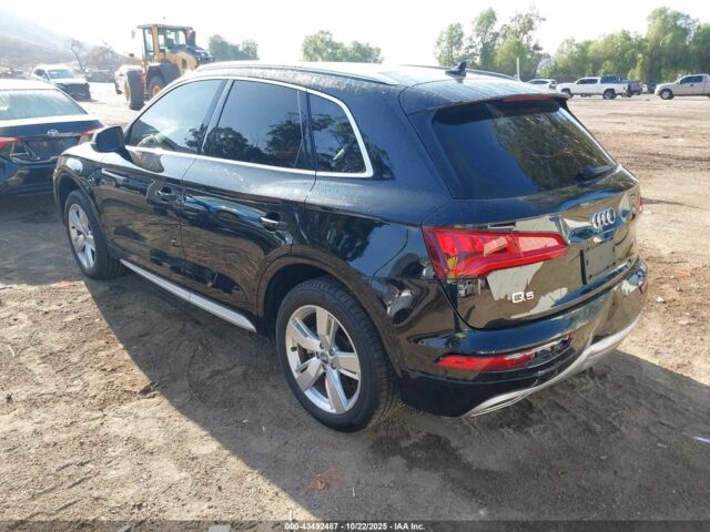 Черный Ауди Ку 5, объемом двигателя 2 л и пробегом 112 тыс. км за 6000 $, фото 2 на Automoto.ua