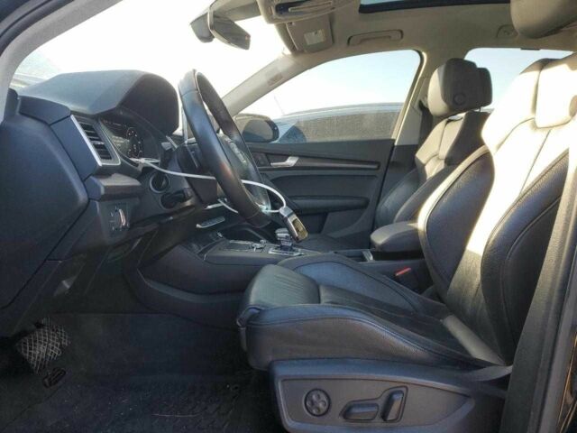 Черный Ауди Ку 5, объемом двигателя 0 л и пробегом 77 тыс. км за 5999 $, фото 6 на Automoto.ua