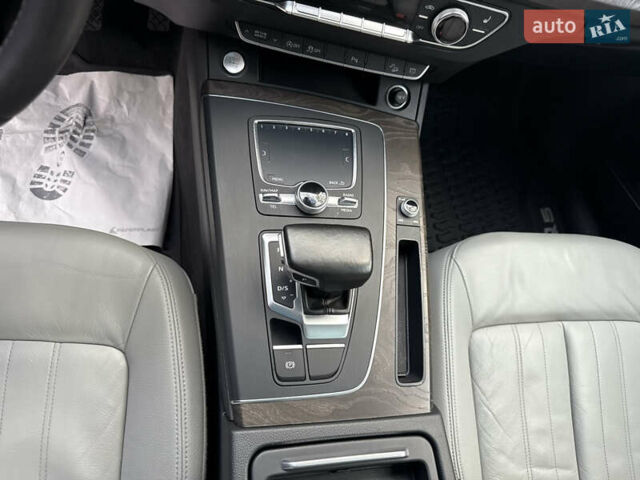 Черный Ауди Ку 5, объемом двигателя 2 л и пробегом 182 тыс. км за 23800 $, фото 16 на Automoto.ua