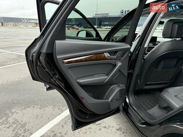 Черный Ауди Ку 5, объемом двигателя 1.98 л и пробегом 103 тыс. км за 27700 $, фото 22 на Automoto.ua