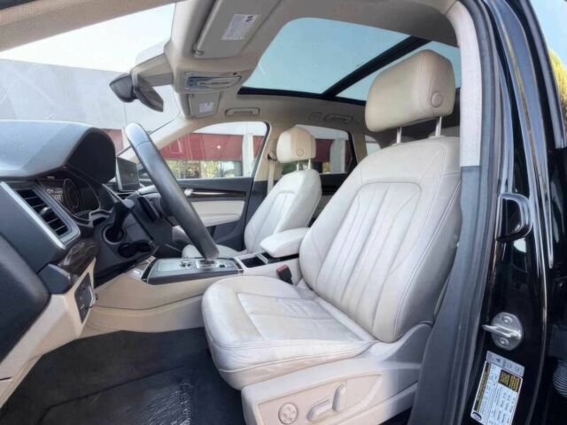 Чорний Ауді Ку 5, об'ємом двигуна 2 л та пробігом 30 тис. км за 15000 $, фото 8 на Automoto.ua