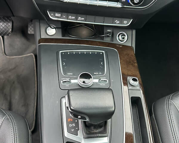 Черный Ауди Ку 5, объемом двигателя 1.98 л и пробегом 76 тыс. км за 25000 $, фото 27 на Automoto.ua