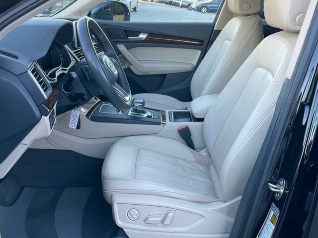 Черный Ауди Ку 5, объемом двигателя 2 л и пробегом 31 тыс. км за 14200 $, фото 4 на Automoto.ua