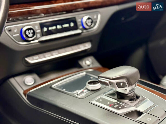 Черный Ауди Ку 5, объемом двигателя 1.98 л и пробегом 168 тыс. км за 23999 $, фото 47 на Automoto.ua