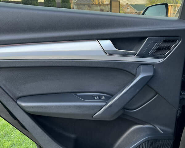 Черный Ауди Ку 5, объемом двигателя 1.97 л и пробегом 96 тыс. км за 39900 $, фото 26 на Automoto.ua