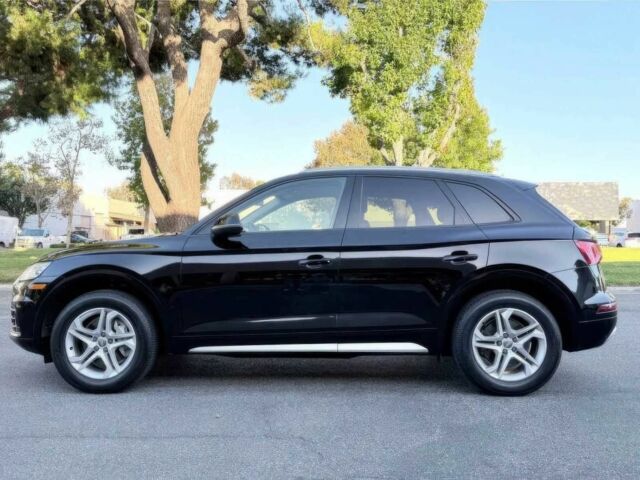 Чорний Ауді Ку 5, об'ємом двигуна 2 л та пробігом 30 тис. км за 15000 $, фото 3 на Automoto.ua