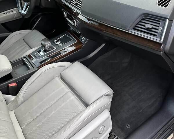 Чорний Ауді Ку 5, об'ємом двигуна 1.98 л та пробігом 195 тис. км за 22700 $, фото 41 на Automoto.ua