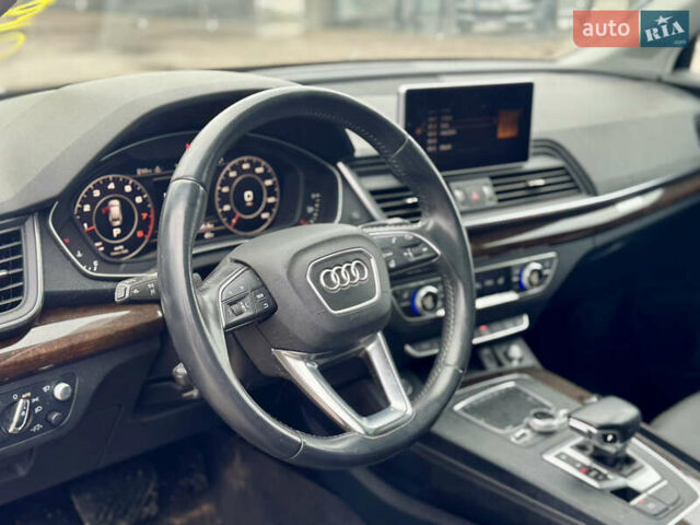 Черный Ауди Ку 5, объемом двигателя 1.98 л и пробегом 220 тыс. км за 17500 $, фото 8 на Automoto.ua