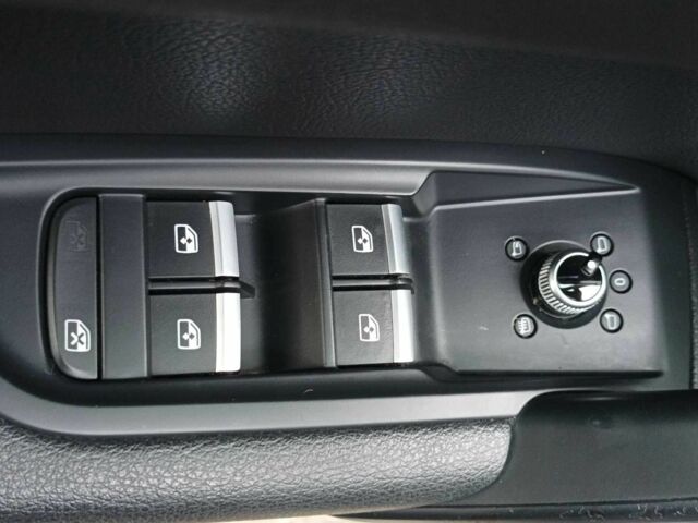 Черный Ауди Ку 5, объемом двигателя 2 л и пробегом 87 тыс. км за 17000 $, фото 14 на Automoto.ua