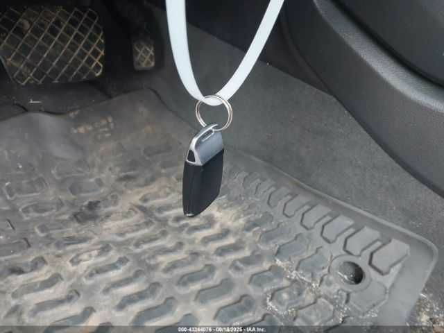 Чорний Ауді Ку 5, об'ємом двигуна 2 л та пробігом 85 тис. км за 7900 $, фото 10 на Automoto.ua