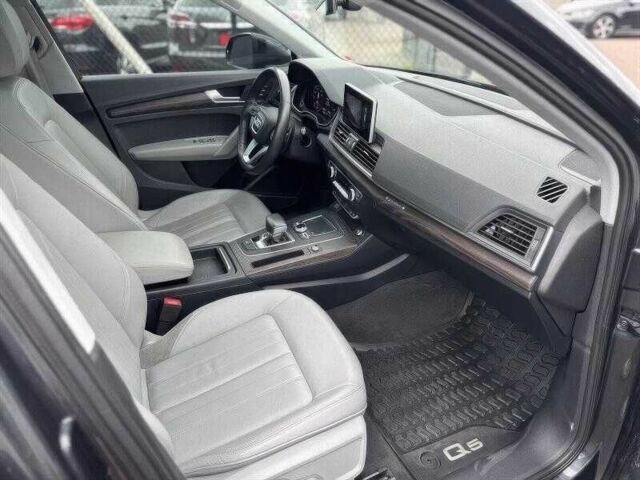 Чорний Ауді Ку 5, об'ємом двигуна 2 л та пробігом 87 тис. км за 20000 $, фото 14 на Automoto.ua