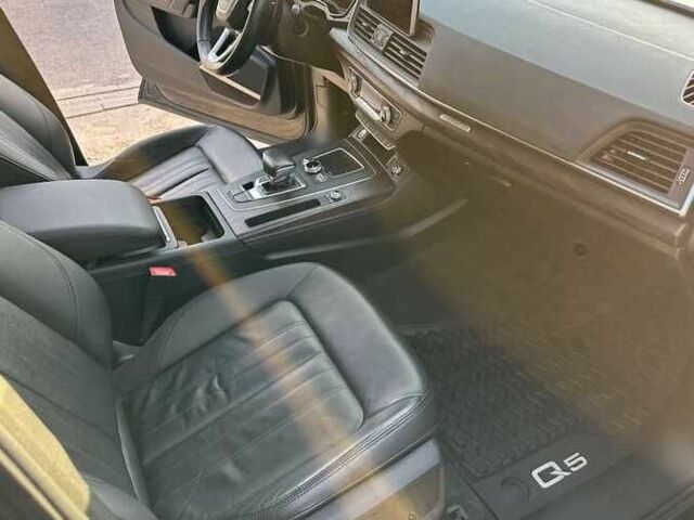 Чорний Ауді Ку 5, об'ємом двигуна 2 л та пробігом 91 тис. км за 18200 $, фото 10 на Automoto.ua