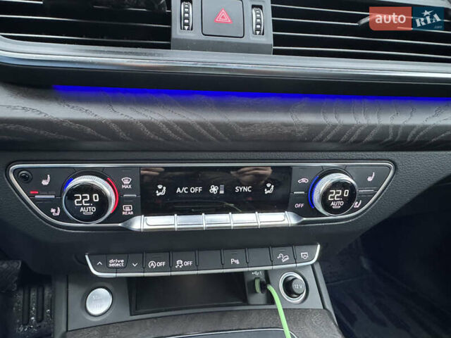 Чорний Ауді Ку 5, об'ємом двигуна 1.98 л та пробігом 128 тис. км за 26500 $, фото 31 на Automoto.ua