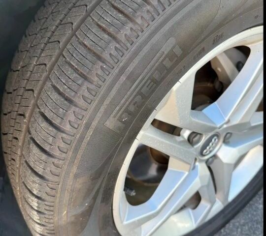 Черный Ауди Ку 5, объемом двигателя 0 л и пробегом 196 тыс. км за 19000 $, фото 6 на Automoto.ua