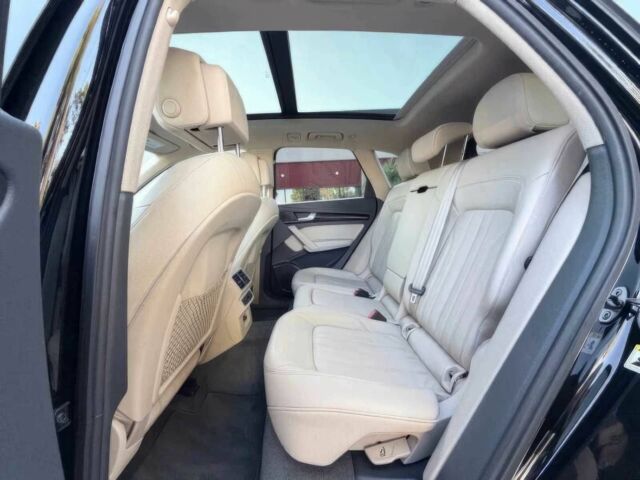 Чорний Ауді Ку 5, об'ємом двигуна 2 л та пробігом 30 тис. км за 15000 $, фото 10 на Automoto.ua