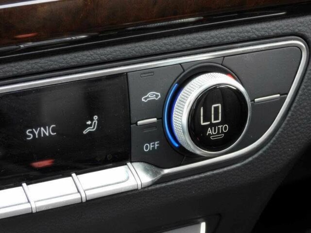 Чорний Ауді Ку 5, об'ємом двигуна 2 л та пробігом 42 тис. км за 14500 $, фото 12 на Automoto.ua