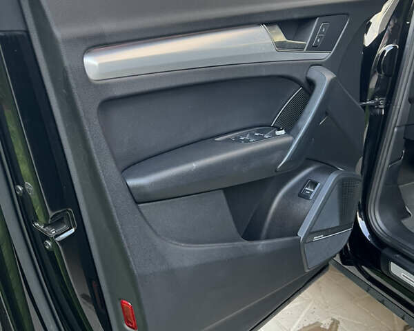 Черный Ауди Ку 5, объемом двигателя 1.97 л и пробегом 96 тыс. км за 39900 $, фото 23 на Automoto.ua