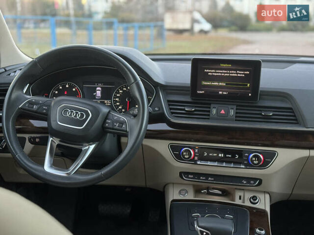 Чорний Ауді Ку 5, об'ємом двигуна 2 л та пробігом 88 тис. км за 22750 $, фото 58 на Automoto.ua