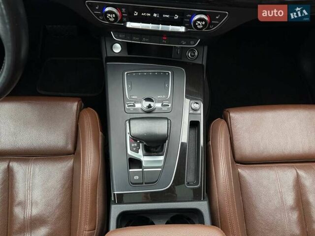 Чорний Ауді Ку 5, об'ємом двигуна 1.98 л та пробігом 128 тис. км за 28900 $, фото 40 на Automoto.ua