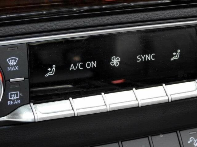 Чорний Ауді Ку 5, об'ємом двигуна 2 л та пробігом 42 тис. км за 14500 $, фото 11 на Automoto.ua