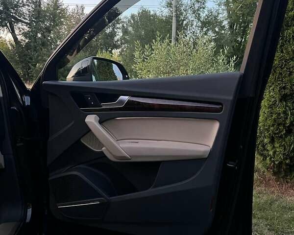 Черный Ауди Ку 5, объемом двигателя 1.98 л и пробегом 123 тыс. км за 25000 $, фото 22 на Automoto.ua