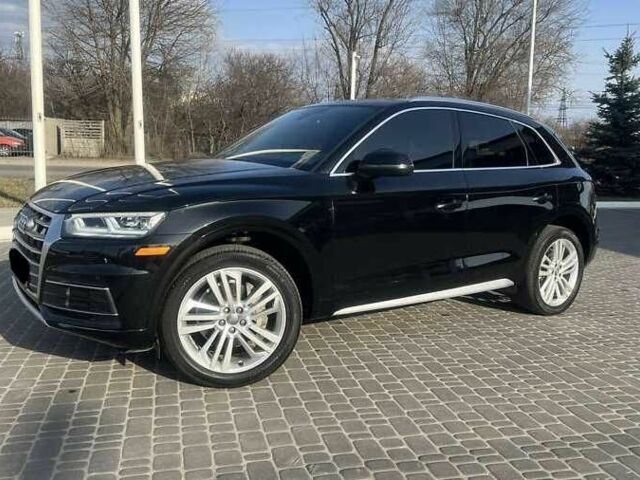 Черный Ауди Ку 5, объемом двигателя 2 л и пробегом 72 тыс. км за 17000 $, фото 1 на Automoto.ua