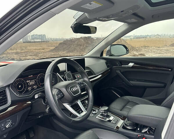 Черный Ауди Ку 5, объемом двигателя 1.98 л и пробегом 76 тыс. км за 25000 $, фото 24 на Automoto.ua