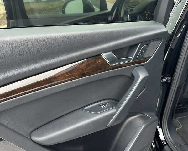 Черный Ауди Ку 5, объемом двигателя 1.98 л и пробегом 76 тыс. км за 25000 $, фото 37 на Automoto.ua