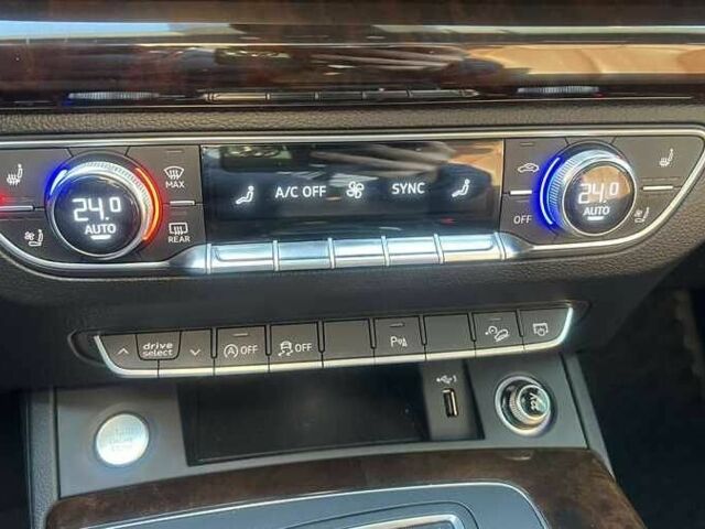 Черный Ауди Ку 5, объемом двигателя 2 л и пробегом 72 тыс. км за 17000 $, фото 9 на Automoto.ua