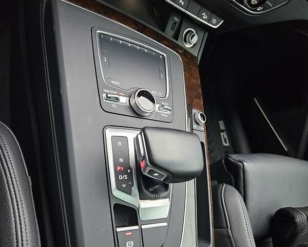 Черный Ауди Ку 5, объемом двигателя 1.98 л и пробегом 141 тыс. км за 27000 $, фото 13 на Automoto.ua