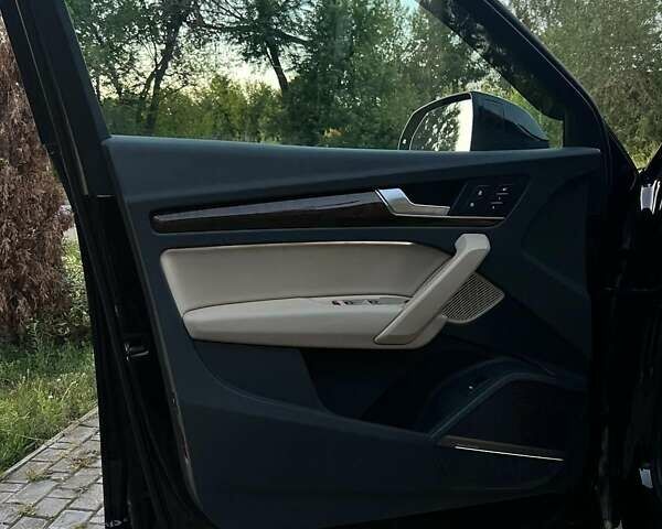 Черный Ауди Ку 5, объемом двигателя 1.98 л и пробегом 123 тыс. км за 25000 $, фото 19 на Automoto.ua