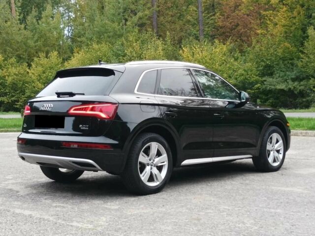 Черный Ауди Ку 5, объемом двигателя 2 л и пробегом 86 тыс. км за 16000 $, фото 4 на Automoto.ua