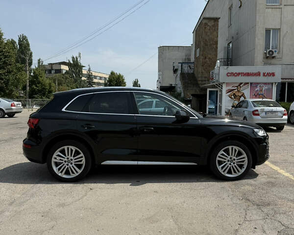 Черный Ауди Ку 5, объемом двигателя 1.98 л и пробегом 121 тыс. км за 26000 $, фото 4 на Automoto.ua
