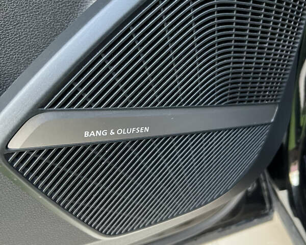 Черный Ауди Ку 5, объемом двигателя 1.97 л и пробегом 96 тыс. км за 39900 $, фото 27 на Automoto.ua