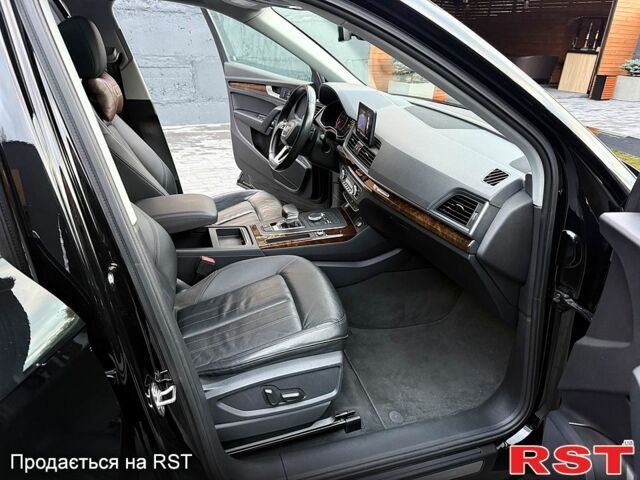 Ауди Ку 5 2018 в Киеве на Automoto.ua Черный Ауди Ку 5, объемом двигателя 2 л и пробегом 74 тыс. км за 26500 $, фото 11 на Automoto.ua