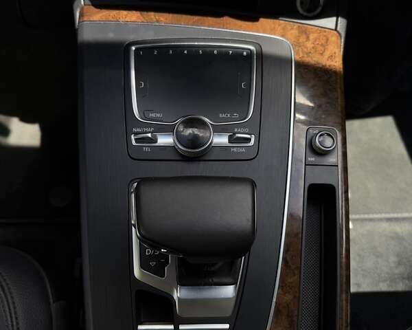 Черный Ауди Ку 5, объемом двигателя 2 л и пробегом 120 тыс. км за 25500 $, фото 3 на Automoto.ua