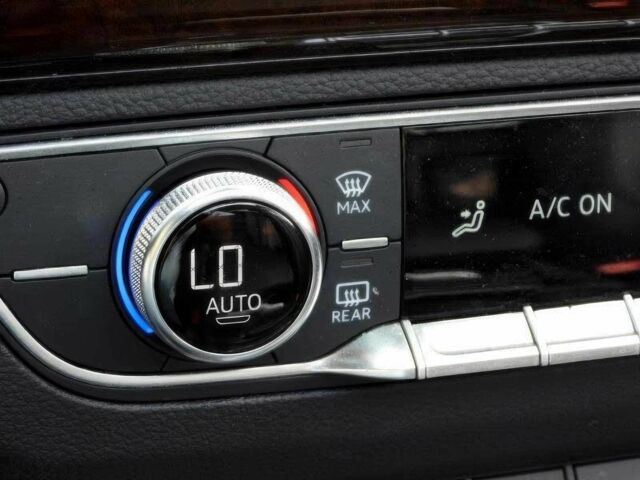 Чорний Ауді Ку 5, об'ємом двигуна 2 л та пробігом 42 тис. км за 14500 $, фото 10 на Automoto.ua