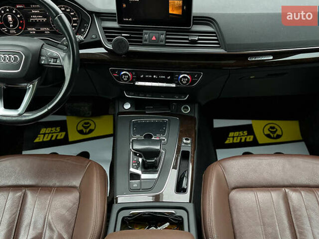 Черный Ауди Ку 5, объемом двигателя 1.98 л и пробегом 160 тыс. км за 26100 $, фото 10 на Automoto.ua