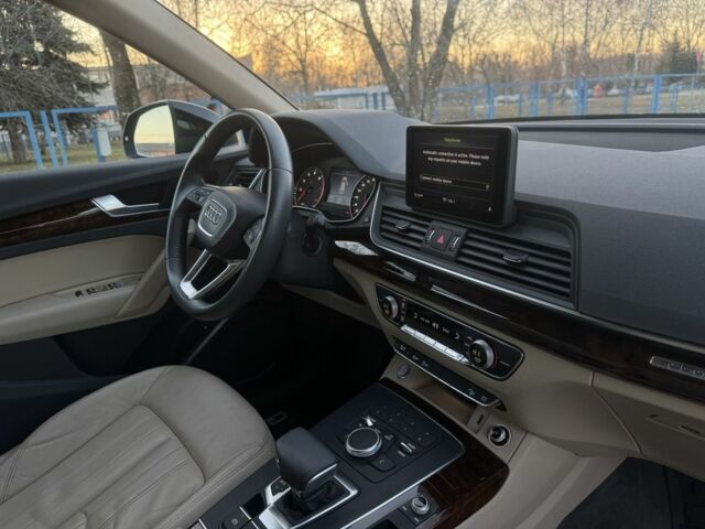 Черный Ауди Ку 5, объемом двигателя 2 л и пробегом 88 тыс. км за 22750 $, фото 22 на Automoto.ua