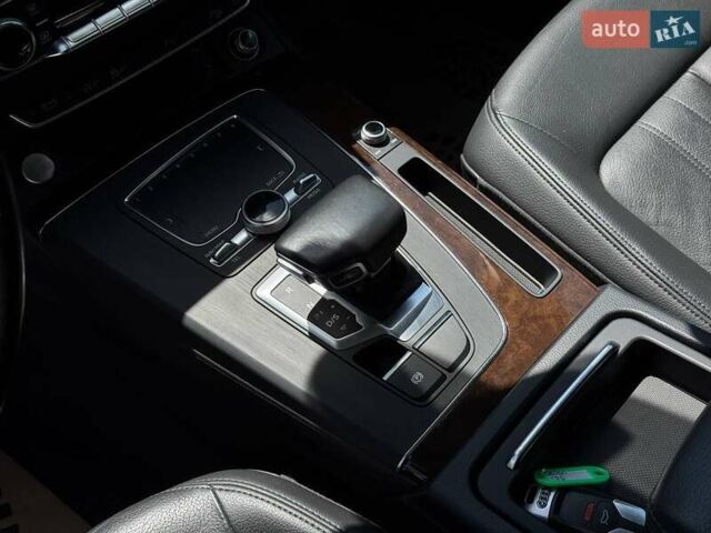 Черный Ауди Ку 5, объемом двигателя 1.99 л и пробегом 312 тыс. км за 21000 $, фото 27 на Automoto.ua