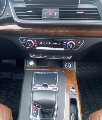 Чорний Ауді Ку 5, об'ємом двигуна 1.98 л та пробігом 266 тис. км за 20999 $, фото 22 на Automoto.ua