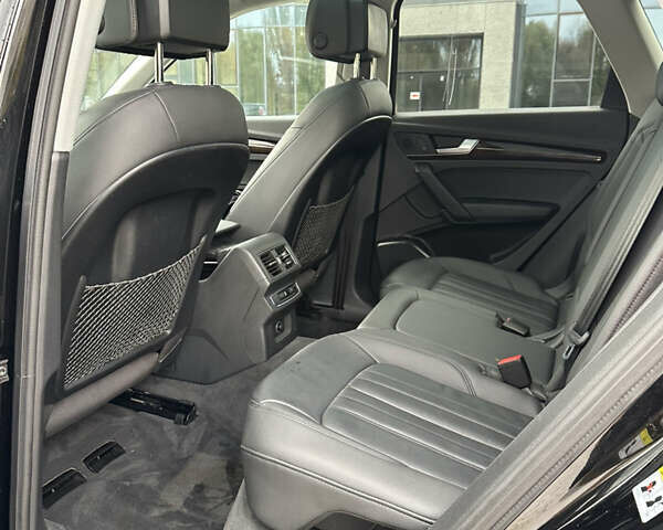 Черный Ауди Ку 5, объемом двигателя 2 л и пробегом 200 тыс. км за 19200 $, фото 8 на Automoto.ua