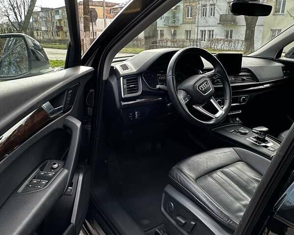 Чорний Ауді Ку 5, об'ємом двигуна 2 л та пробігом 44 тис. км за 27500 $, фото 8 на Automoto.ua