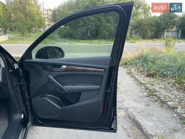 Черный Ауди Ку 5, объемом двигателя 2 л и пробегом 70 тыс. км за 32000 $, фото 36 на Automoto.ua
