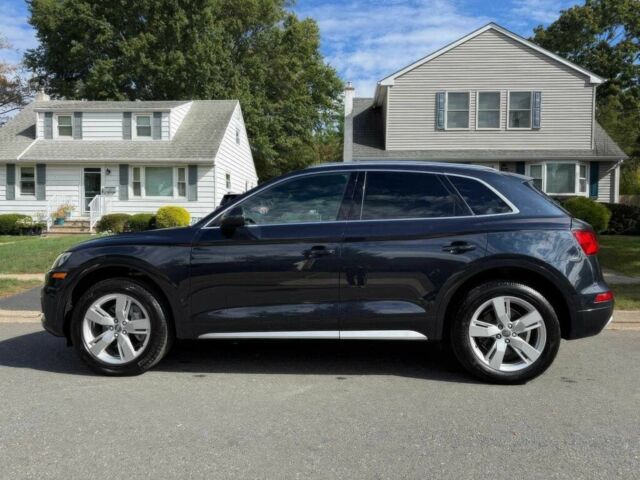 Чорний Ауді Ку 5, об'ємом двигуна 2 л та пробігом 43 тис. км за 18000 $, фото 7 на Automoto.ua