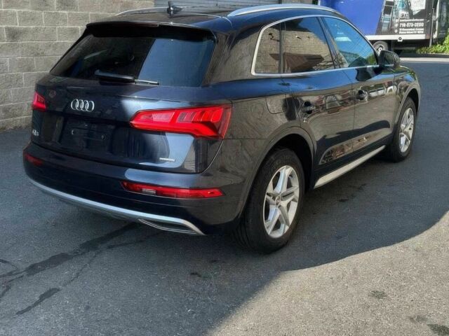 Чорний Ауді Ку 5, об'ємом двигуна 2 л та пробігом 38 тис. км за 15000 $, фото 5 на Automoto.ua