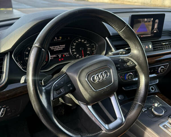 Чорний Ауді Ку 5, об'ємом двигуна 2 л та пробігом 147 тис. км за 22500 $, фото 25 на Automoto.ua