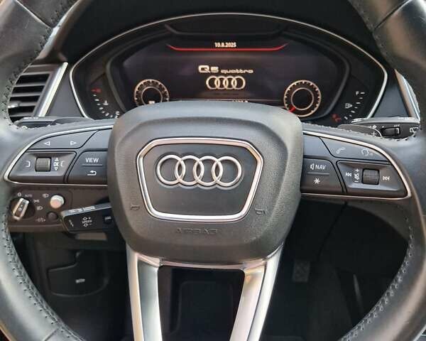 Черный Ауди Ку 5, объемом двигателя 1.98 л и пробегом 80 тыс. км за 34500 $, фото 1 на Automoto.ua