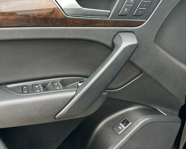 Черный Ауди Ку 5, объемом двигателя 2 л и пробегом 200 тыс. км за 19200 $, фото 19 на Automoto.ua