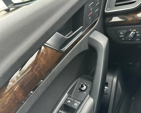 Черный Ауди Ку 5, объемом двигателя 1.98 л и пробегом 102 тыс. км за 31500 $, фото 8 на Automoto.ua